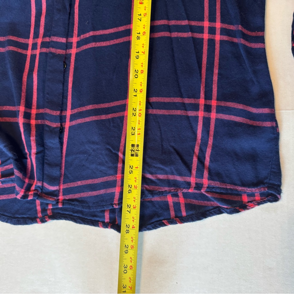 Express Women's Navy and pink lightweight Plaid Button Down Shirt size medium - Picture 4 of 5